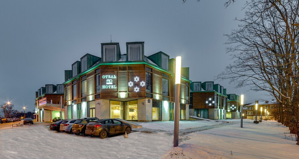 New Peterhof Hotel