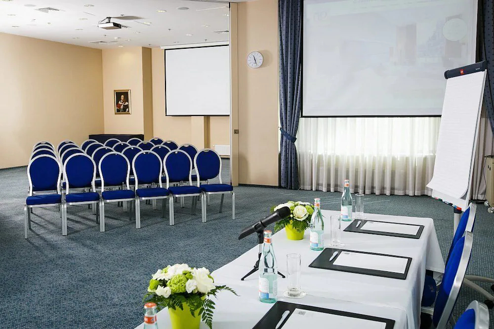 New Peterhof Hotel