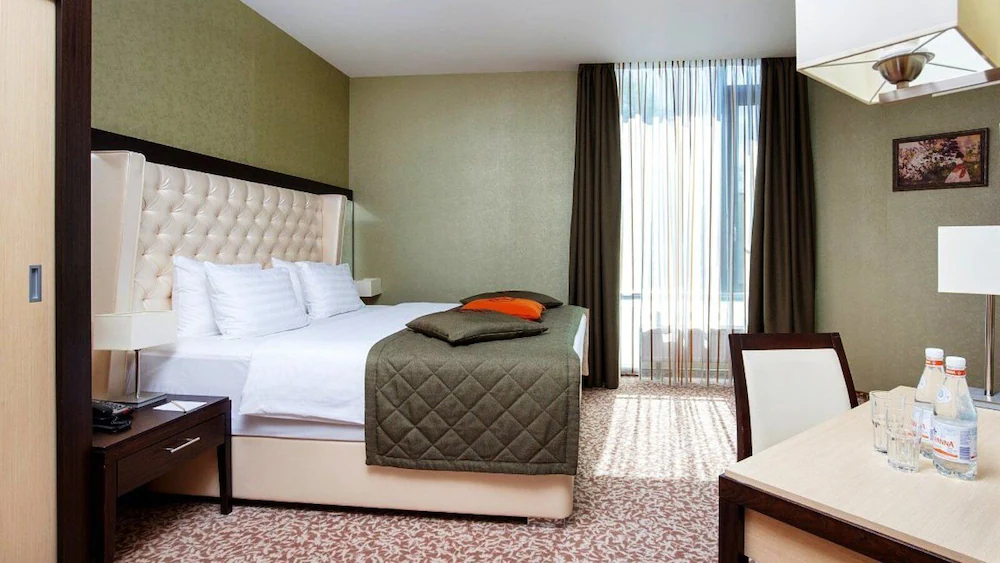New Peterhof Hotel