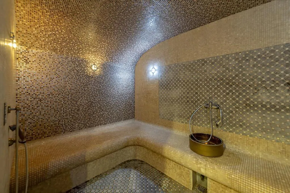 New Peterhof Hotel