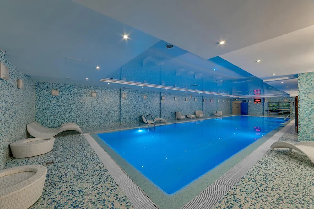 New Peterhof Hotel