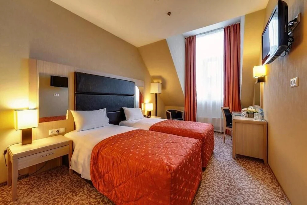 New Peterhof Hotel