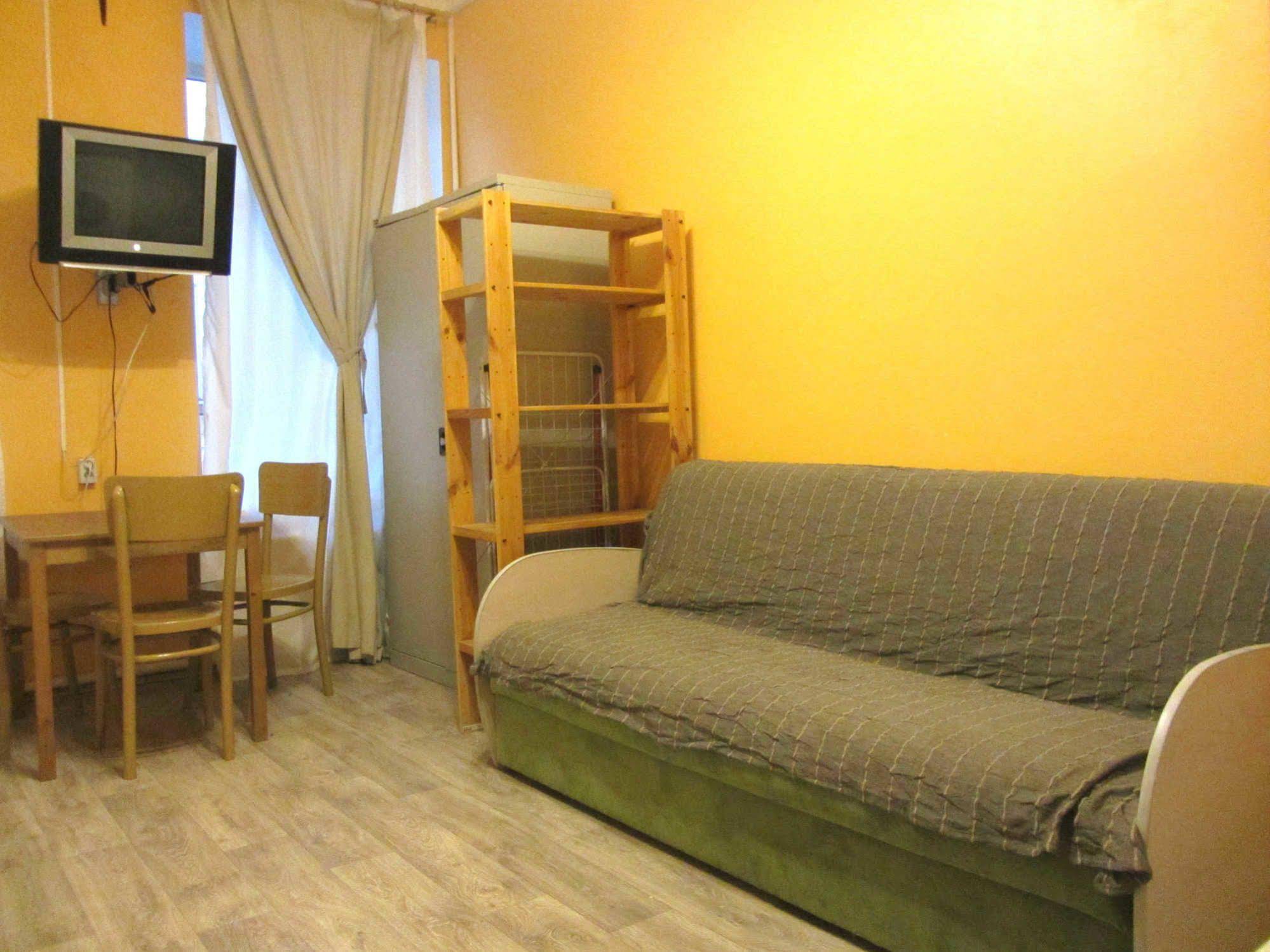 Old Flat Hostel na Sovetskoy