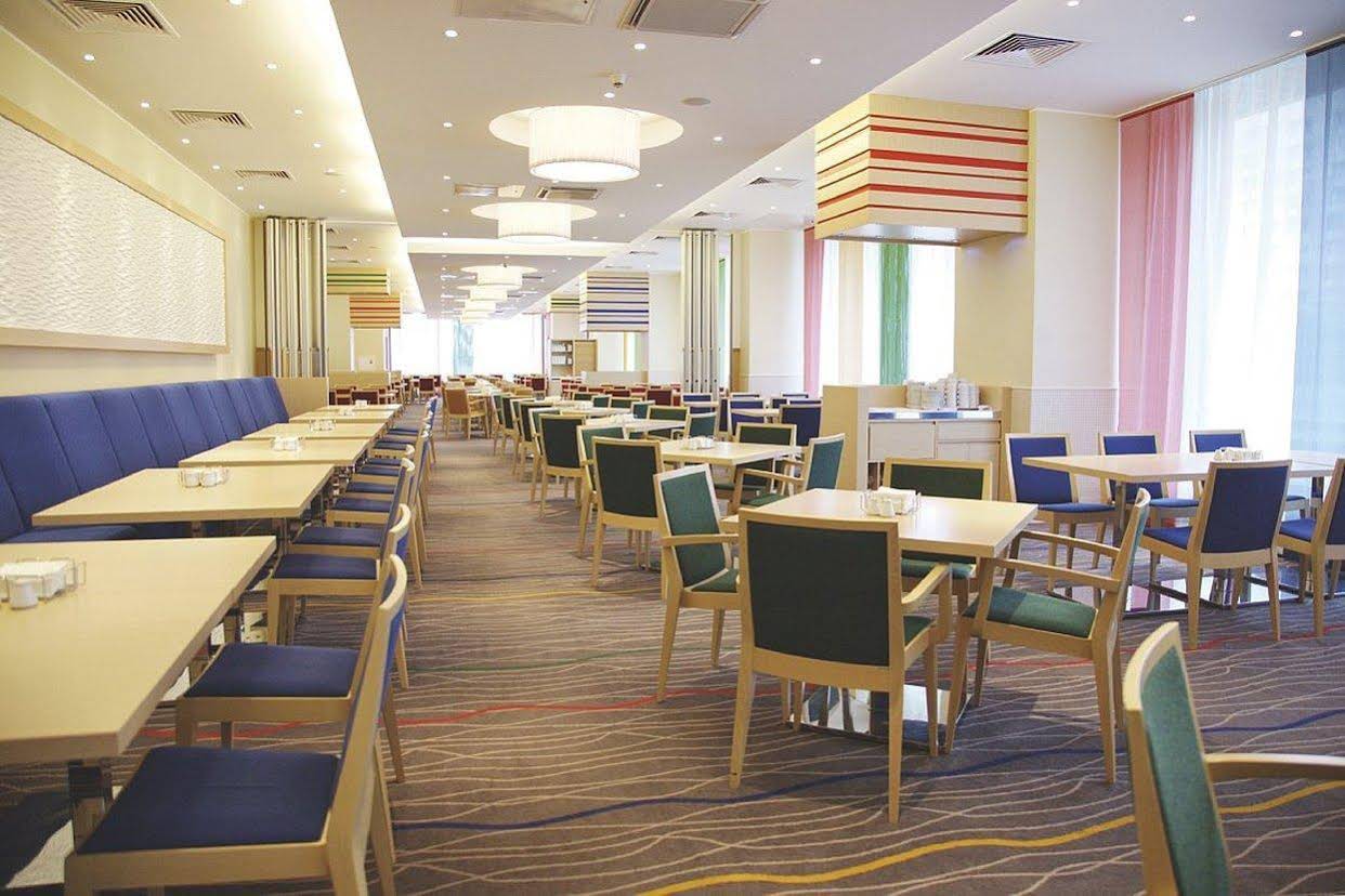 Cosmos Saint-Petersburg Pribaltiyskaya Hotel, a member of Radisson Individuals