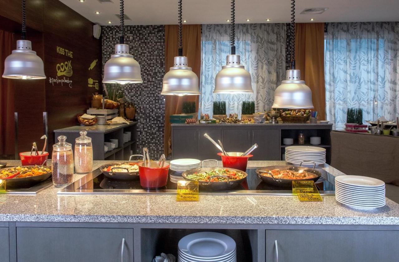 Cosmos Saint-Petersburg Pulkovskaya Hotel, a member of Radisson Individuals