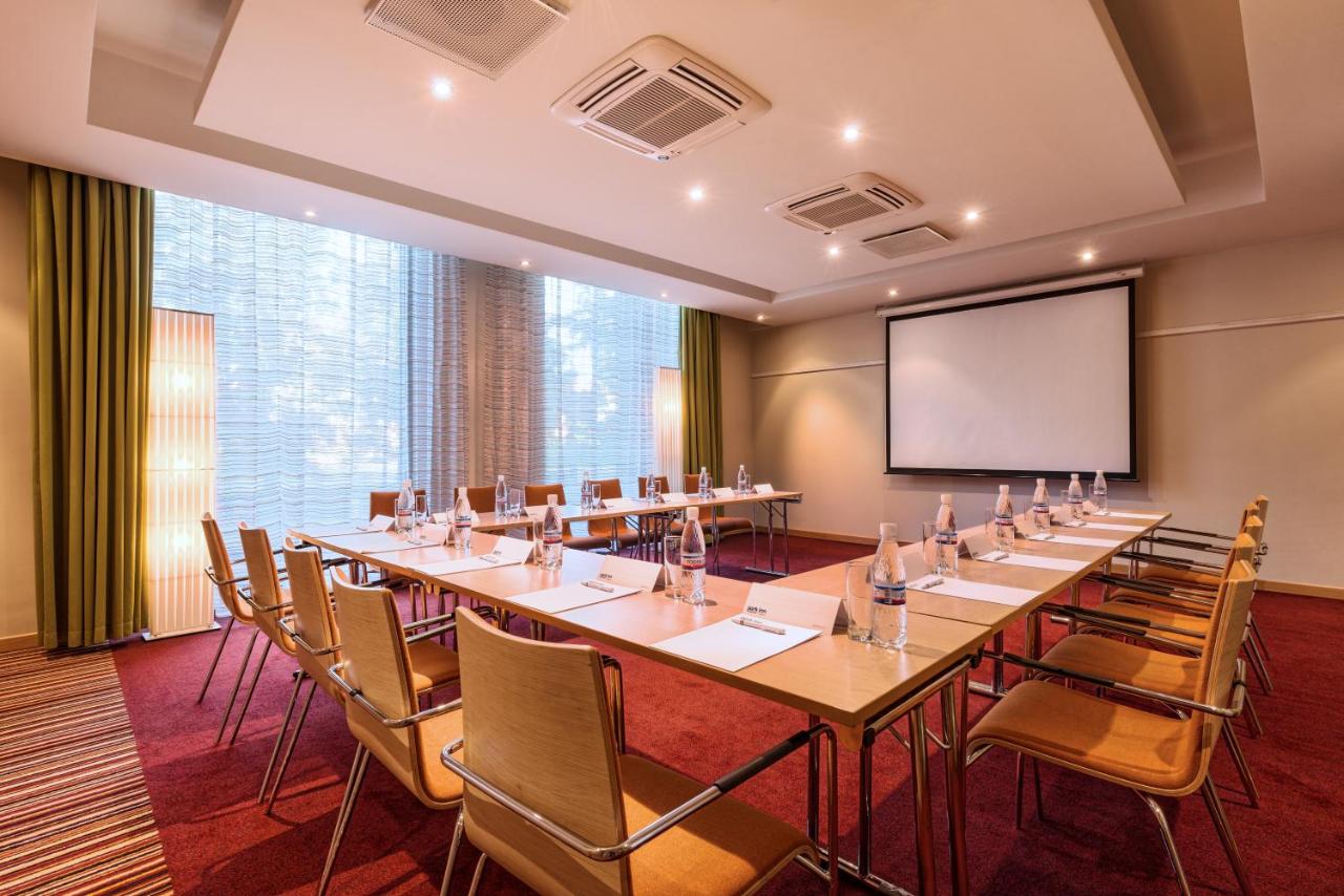 Cosmos Saint-Petersburg Pulkovskaya Hotel, a member of Radisson Individuals
