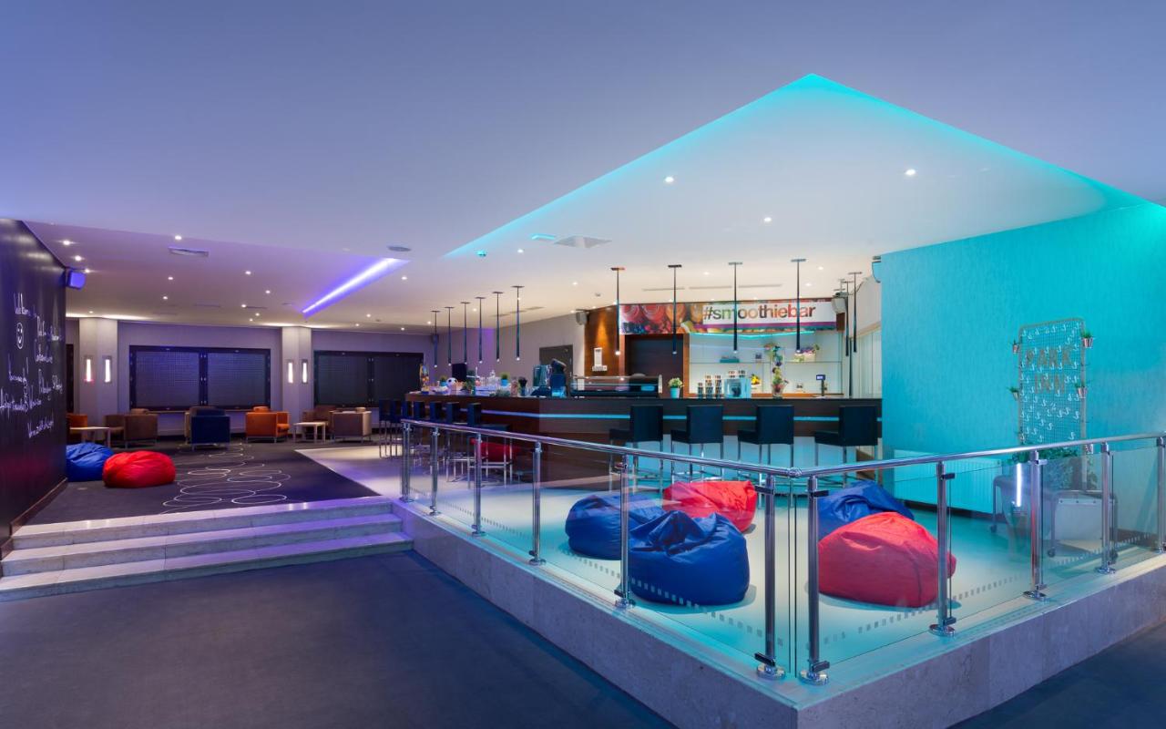 Cosmos Saint-Petersburg Pulkovskaya Hotel, a member of Radisson Individuals