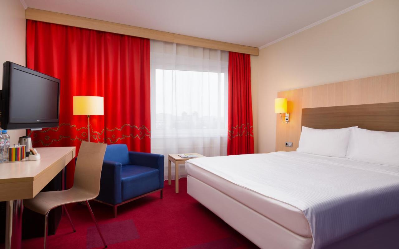 Cosmos Saint-Petersburg Pulkovskaya Hotel, a member of Radisson Individuals