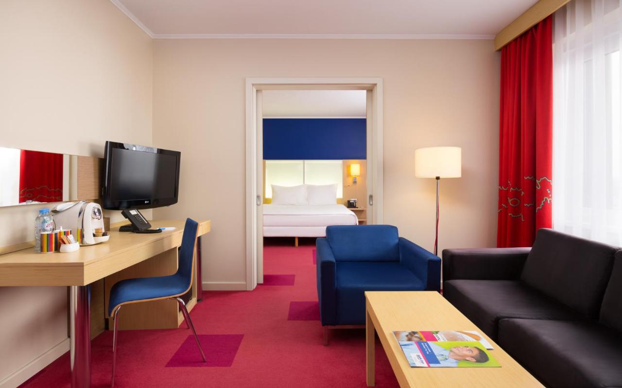 Cosmos Saint-Petersburg Pulkovskaya Hotel, a member of Radisson Individuals