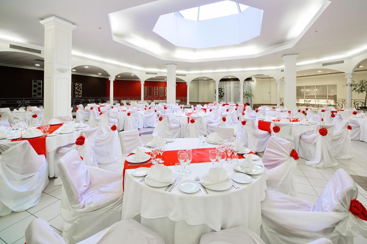 Cosmos Saint-Petersburg Pulkovskaya Hotel, a member of Radisson Individuals