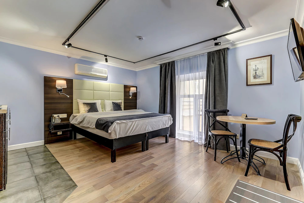 Paul Apartments
