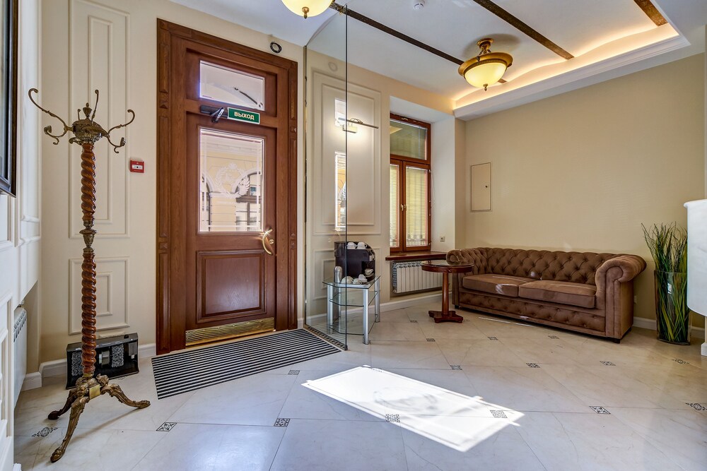 Paul Apartments