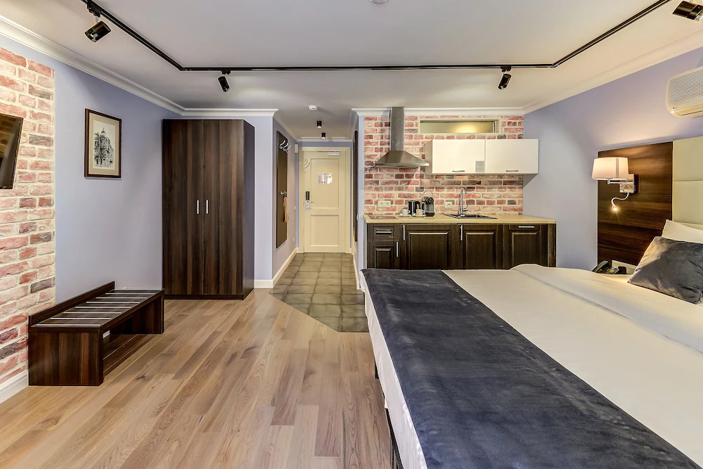 Paul Apartments