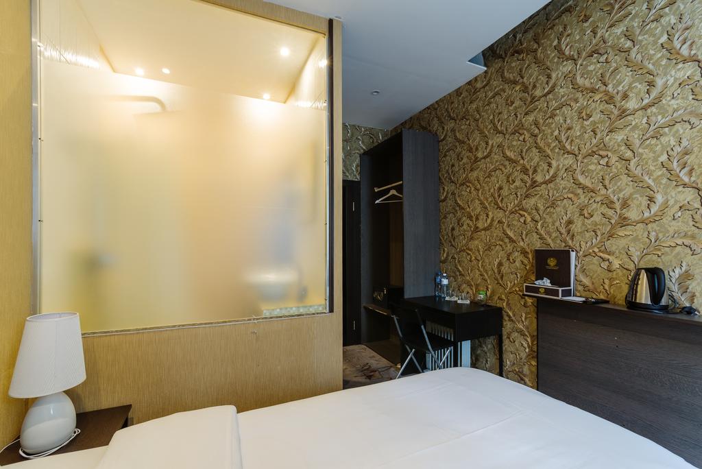 Peter Imperial Hotel