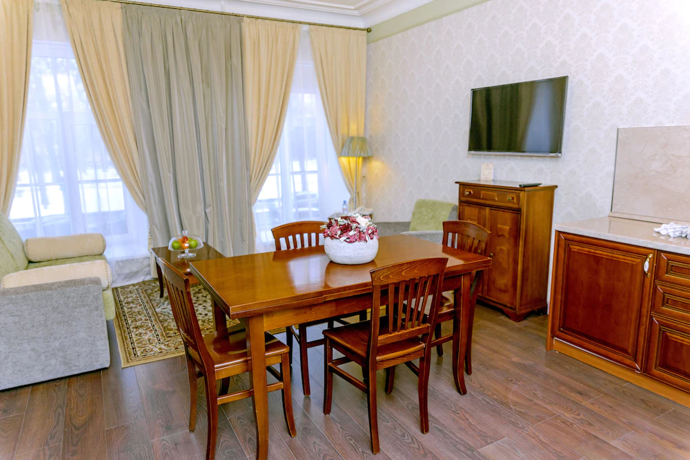 Petr Hotel