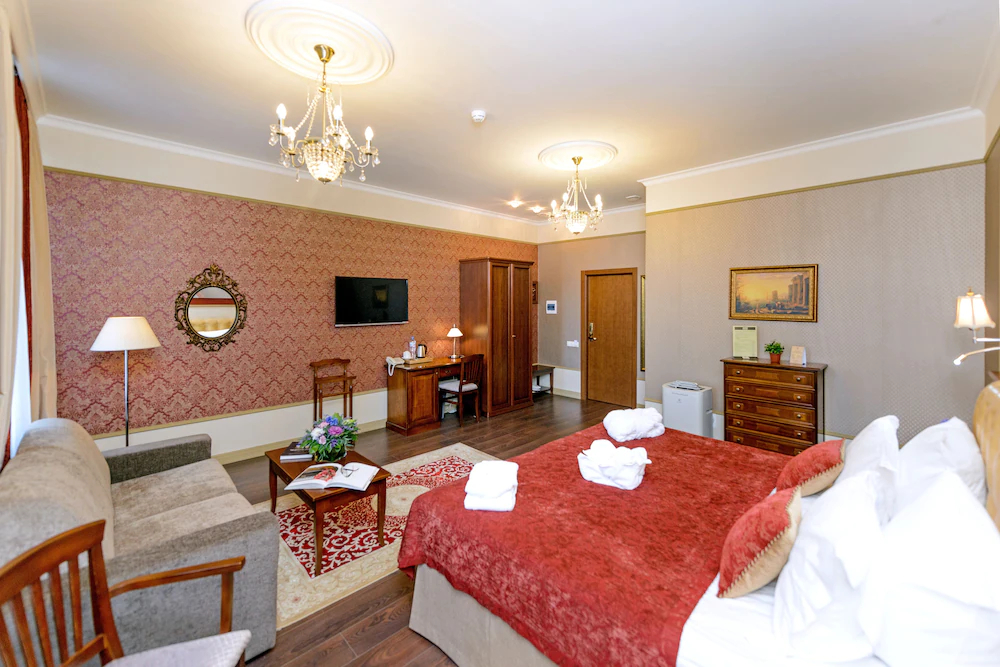 Petr Hotel