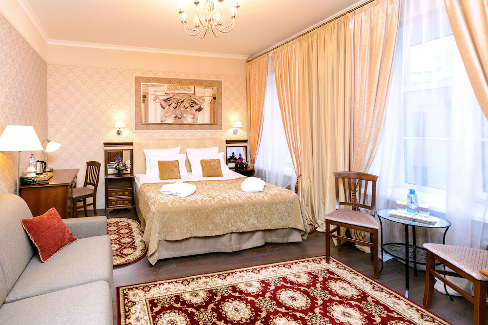 Petr Hotel