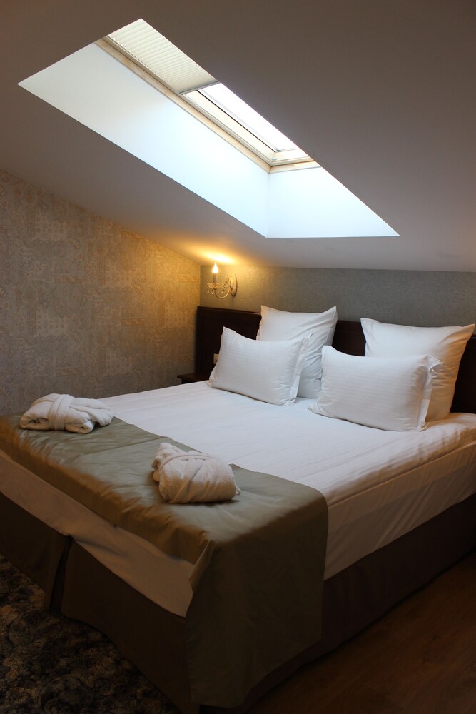 Petr Hotel