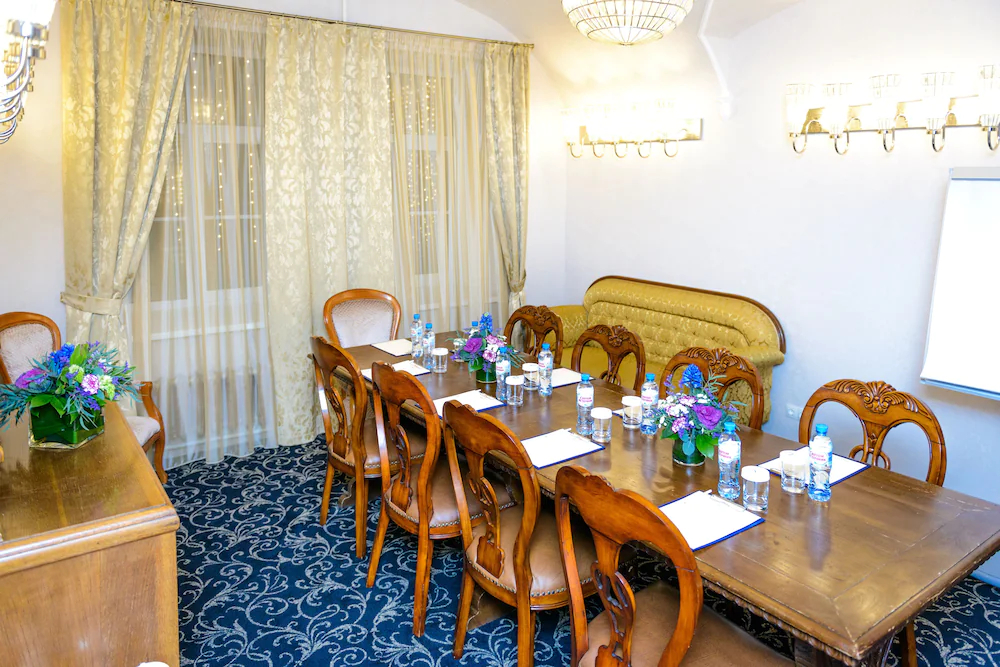 Petr Hotel