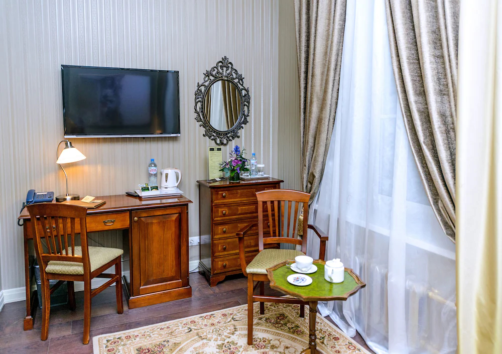 Petr Hotel