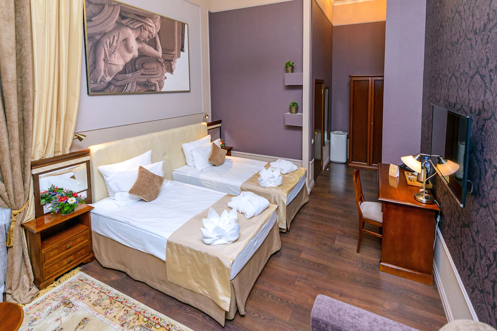 Petr Hotel