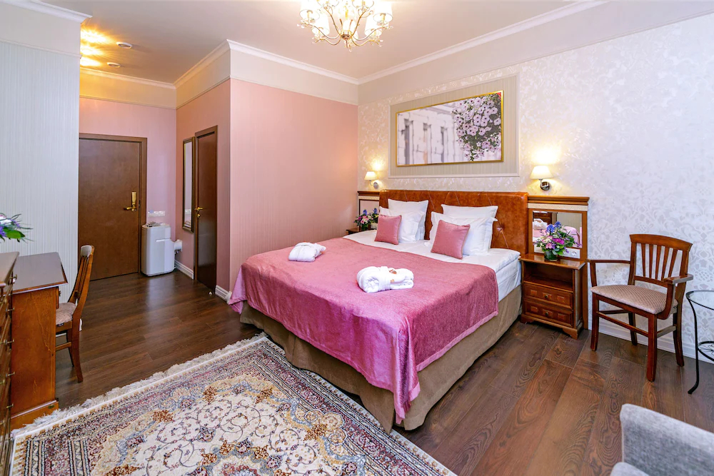 Petr Hotel