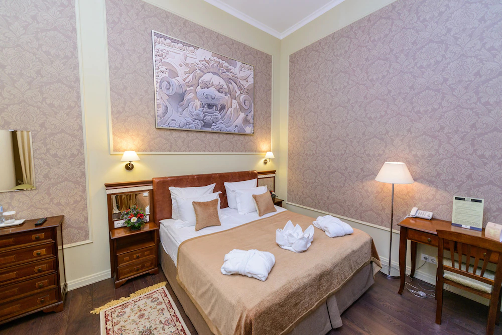 Petr Hotel