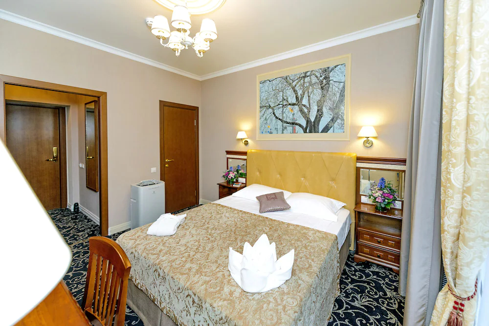 Petr Hotel