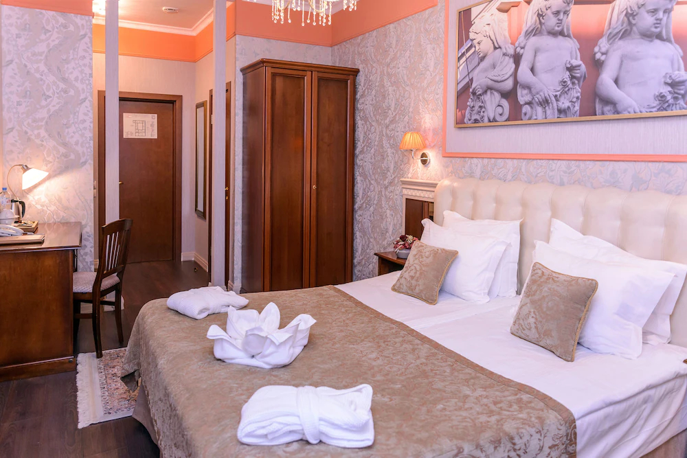 Petr Hotel