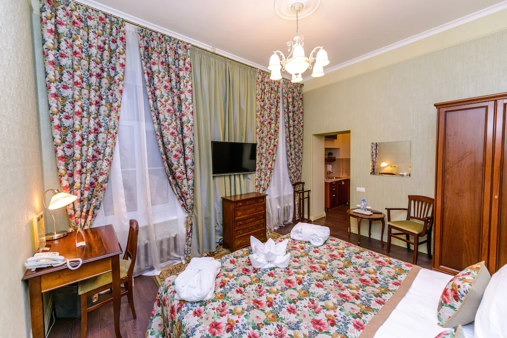 Petr Hotel