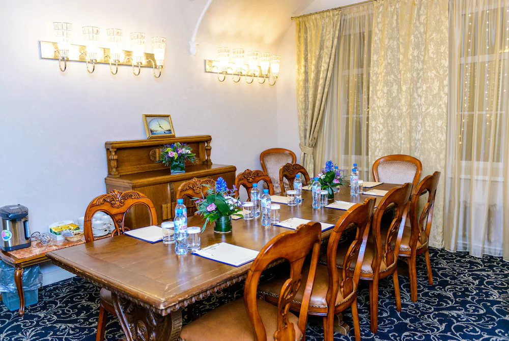 Petr Hotel