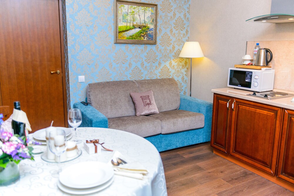 Petr Hotel