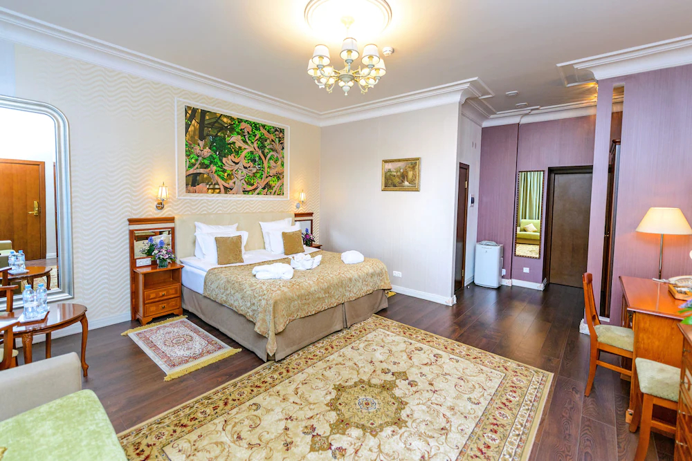 Petr Hotel