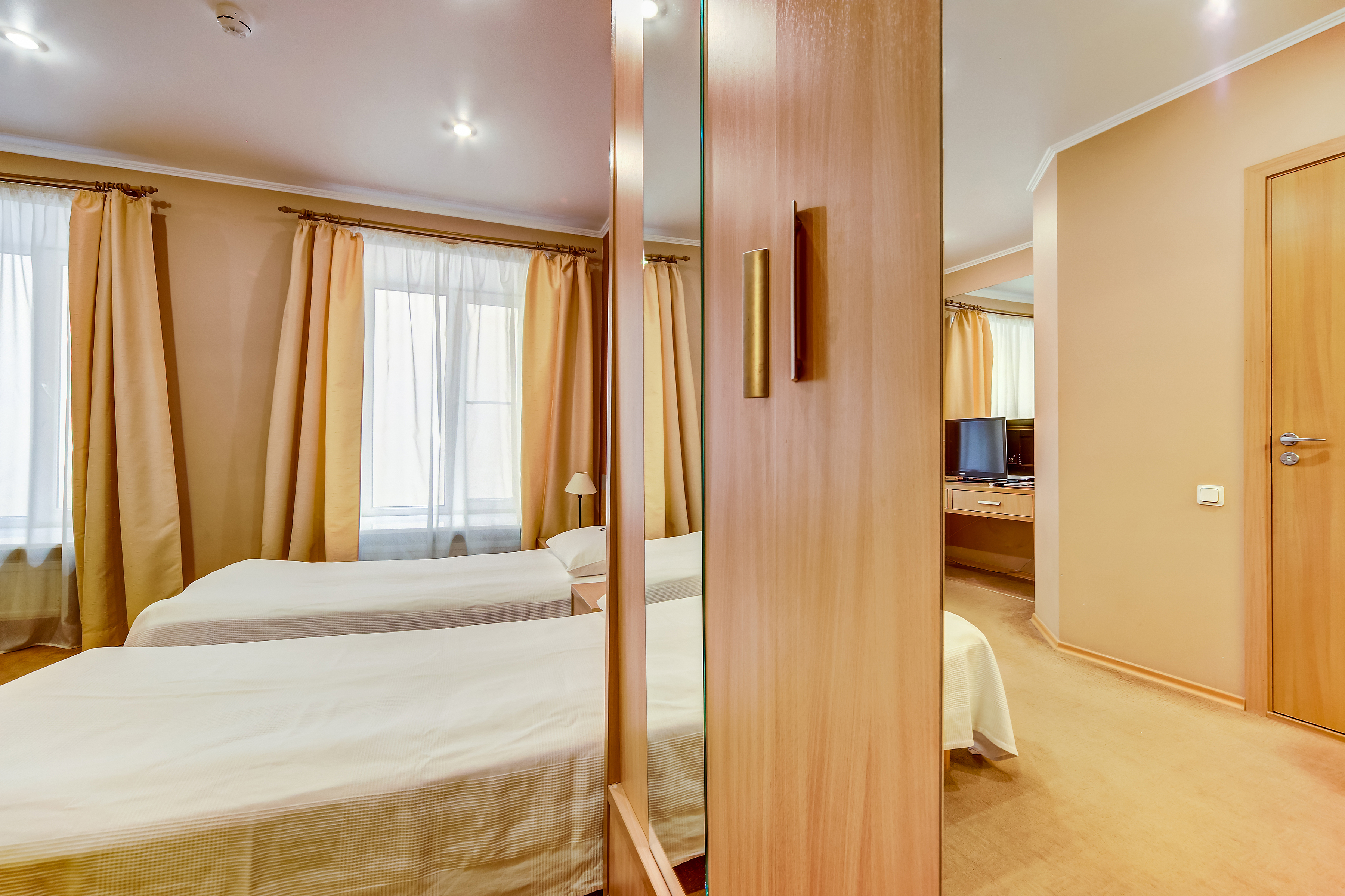Polikoff Business Hotel