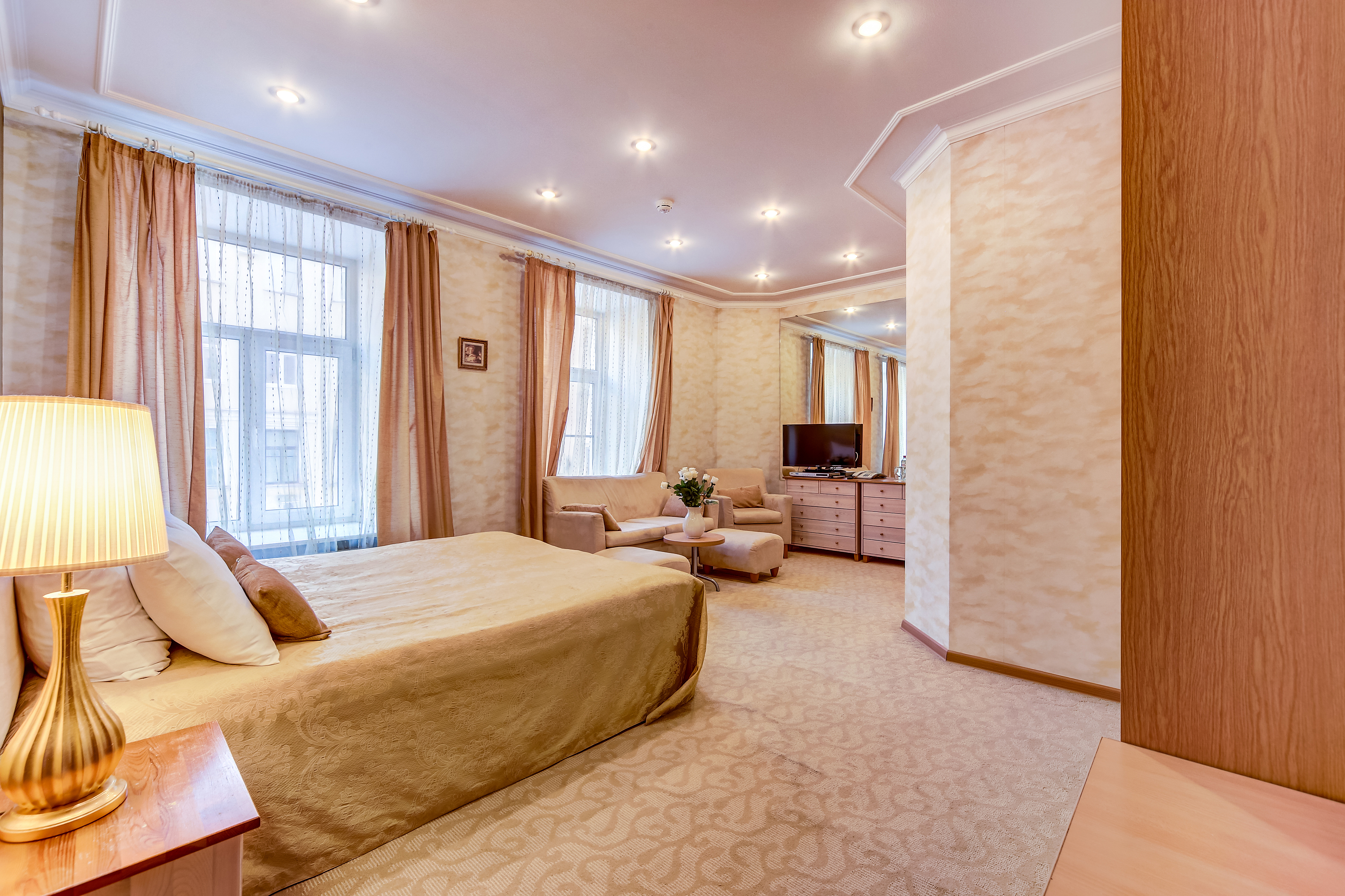Polikoff Business Hotel