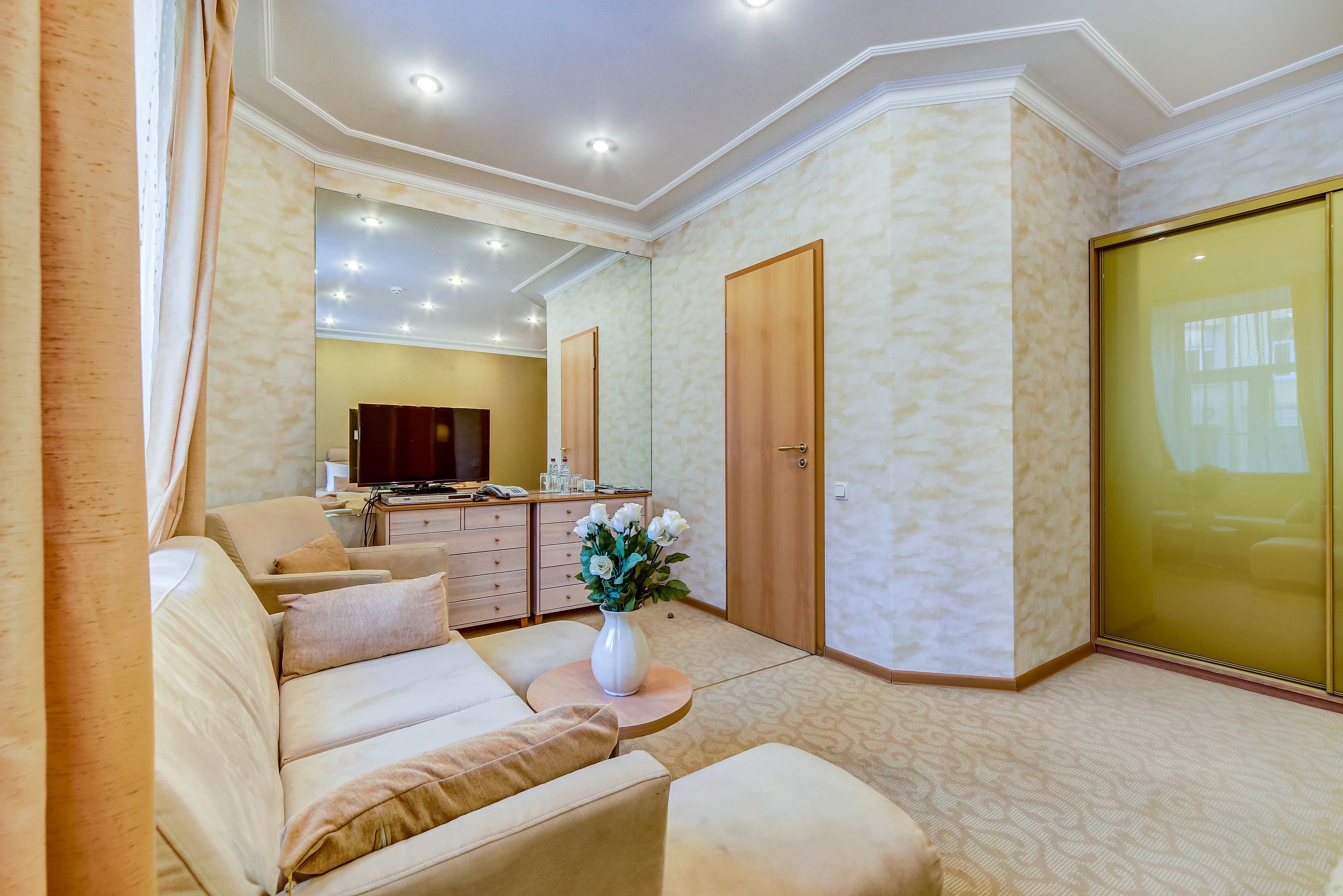Polikoff Business Hotel