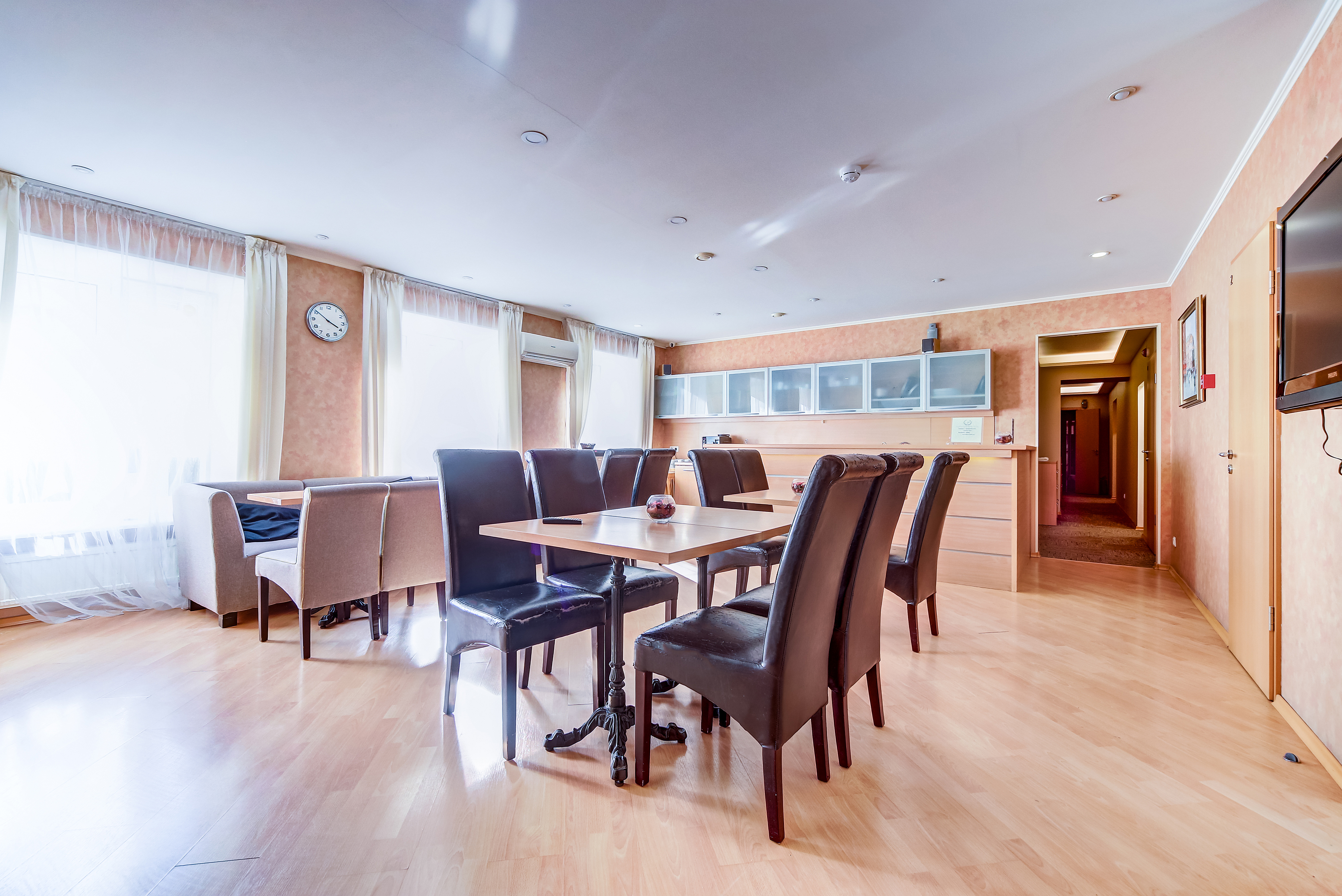 Polikoff Business Hotel