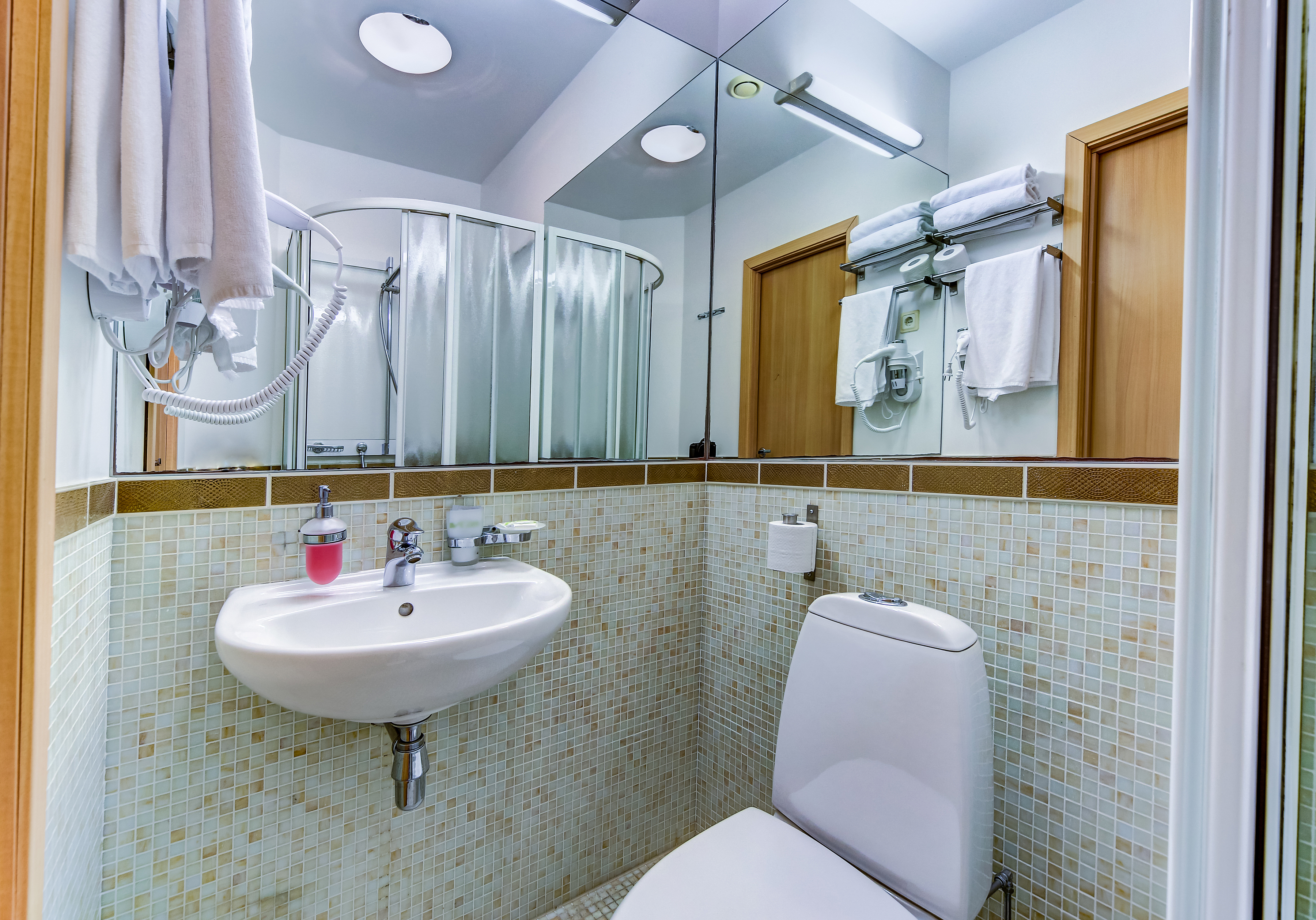 Polikoff Business Hotel