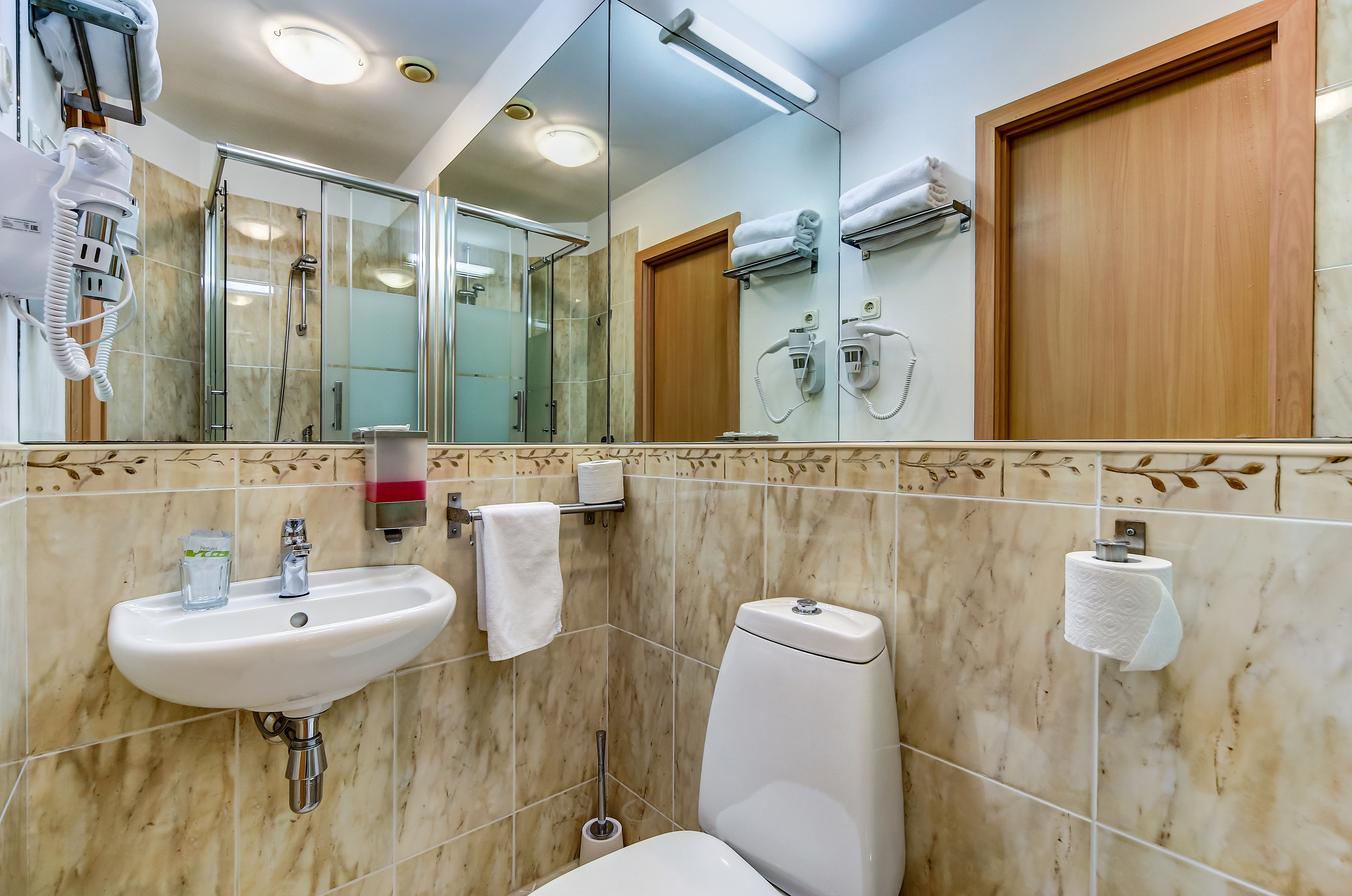 Polikoff Business Hotel