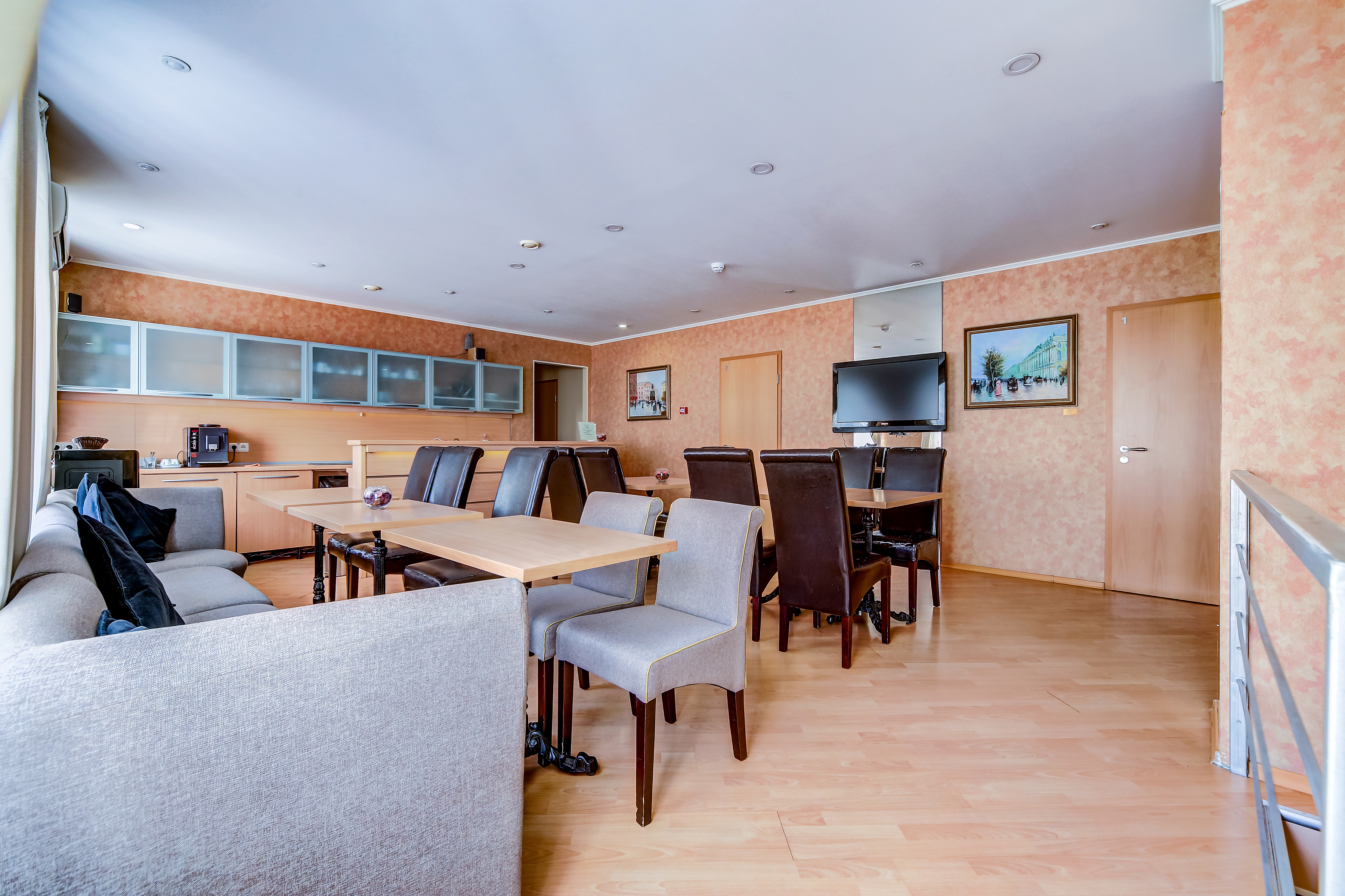 Polikoff Business Hotel