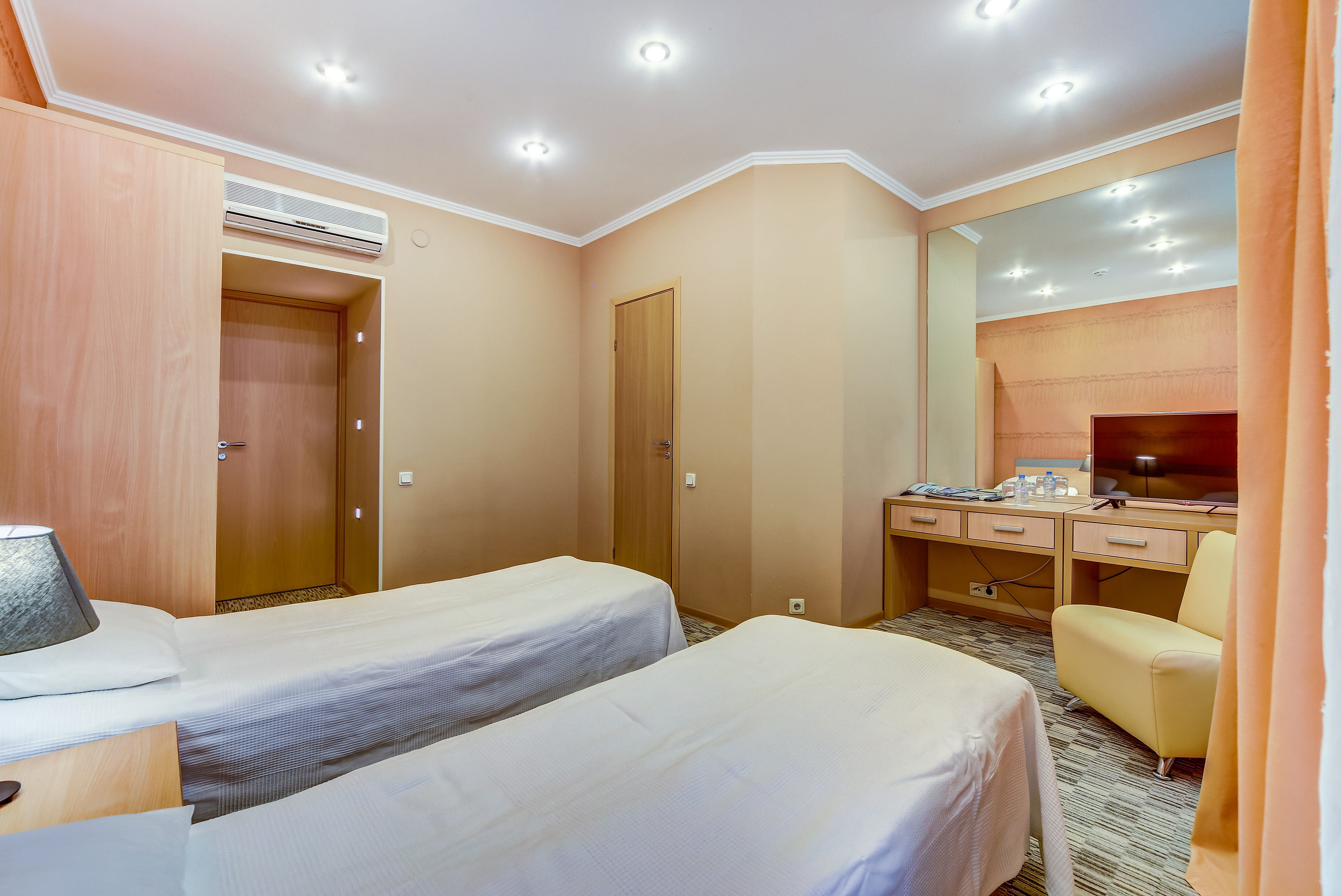 Polikoff Business Hotel