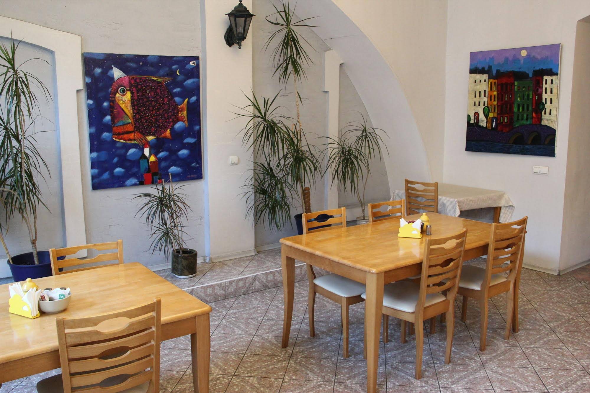 Randhouse Morskaya B&B