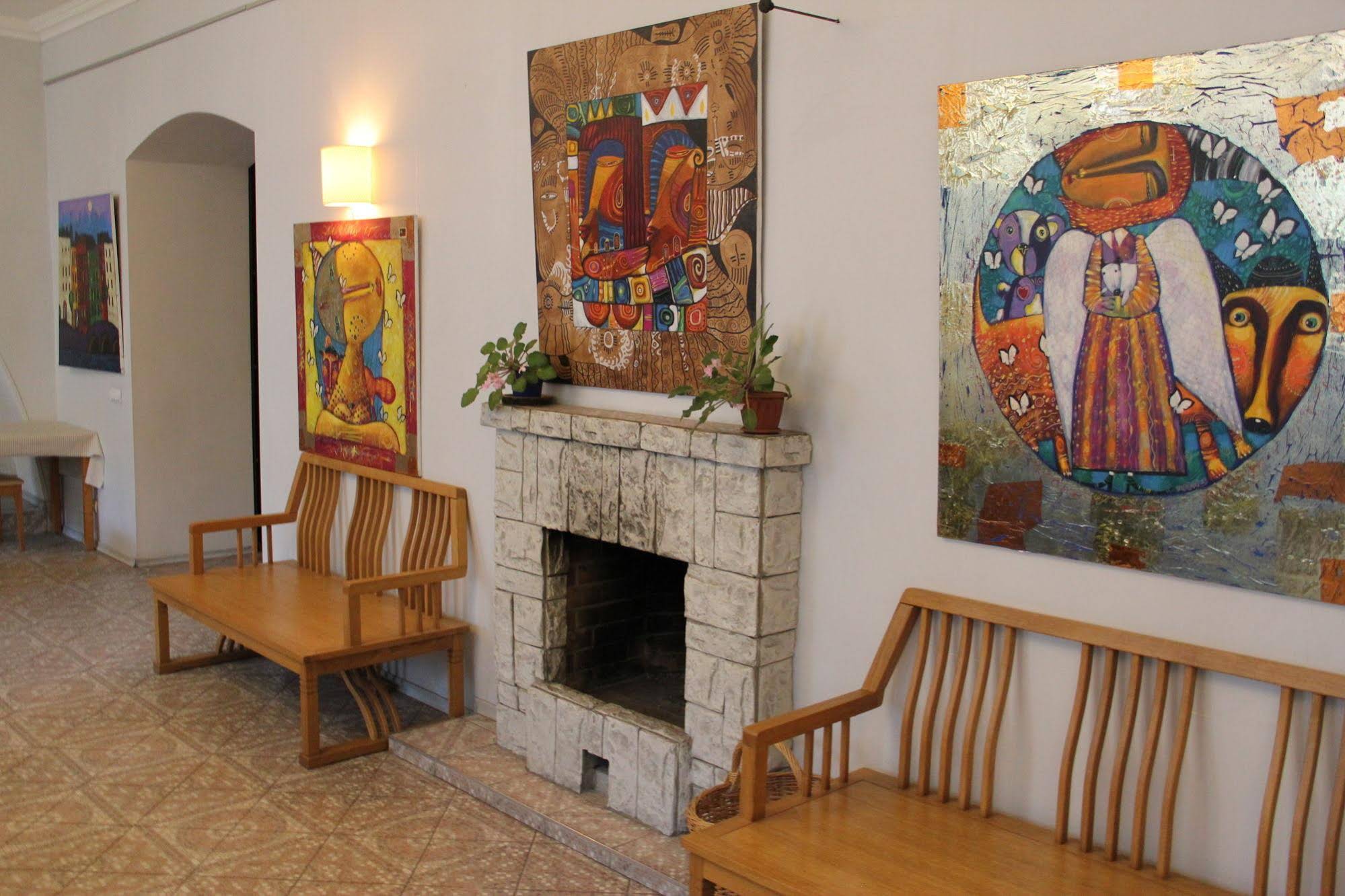 Randhouse Morskaya B&B