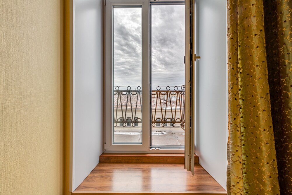 RentalSPb on Kirochnaya
