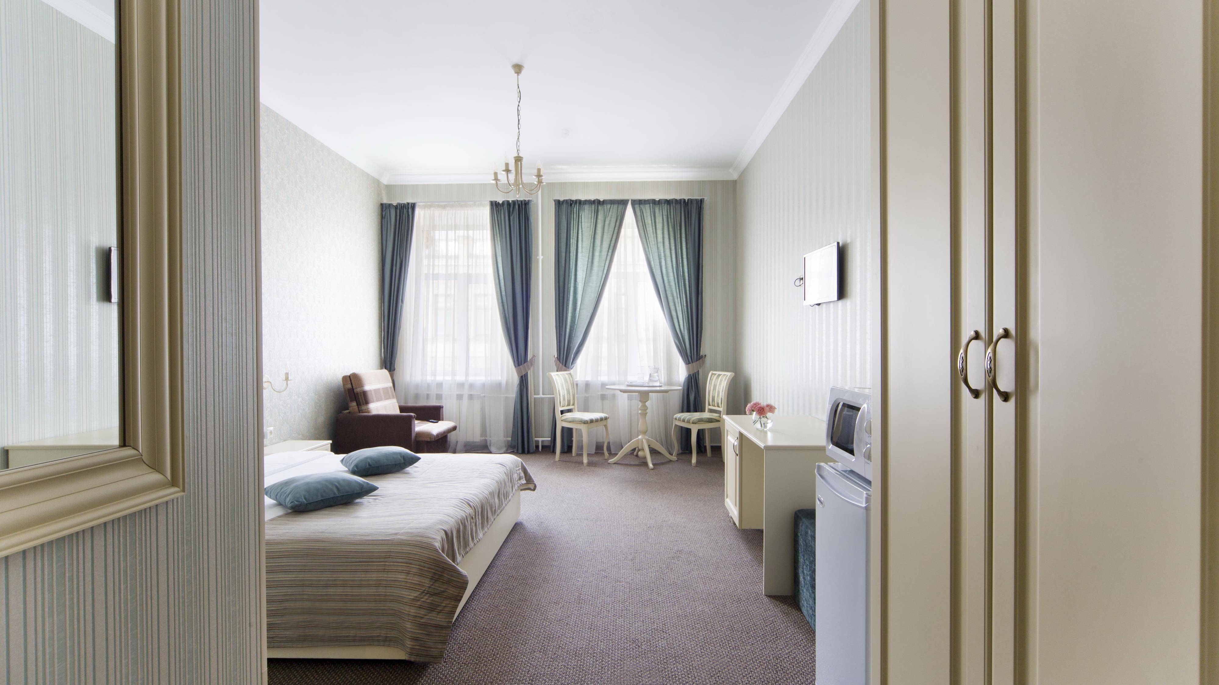 Rich Hotel