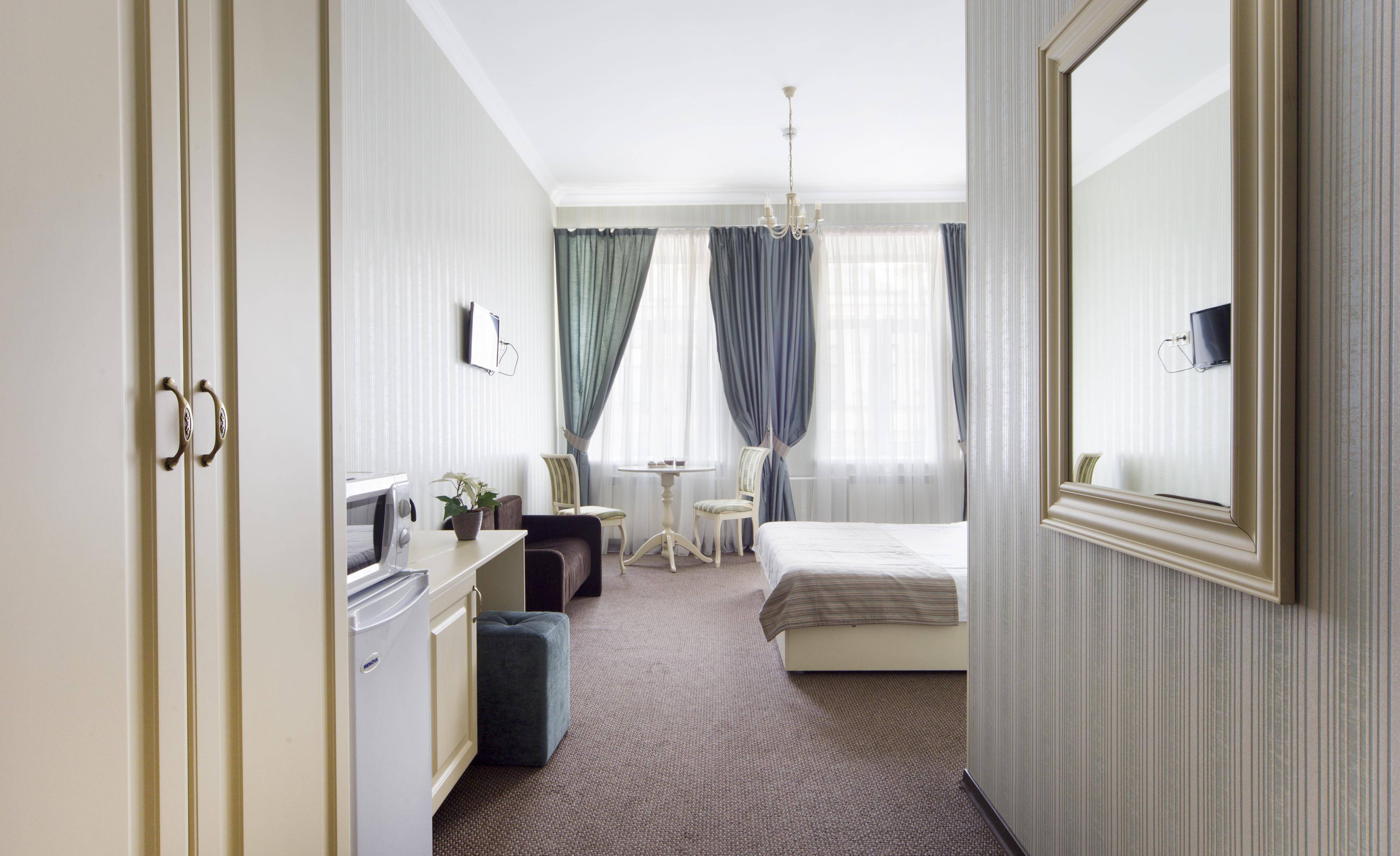 Rich Hotel