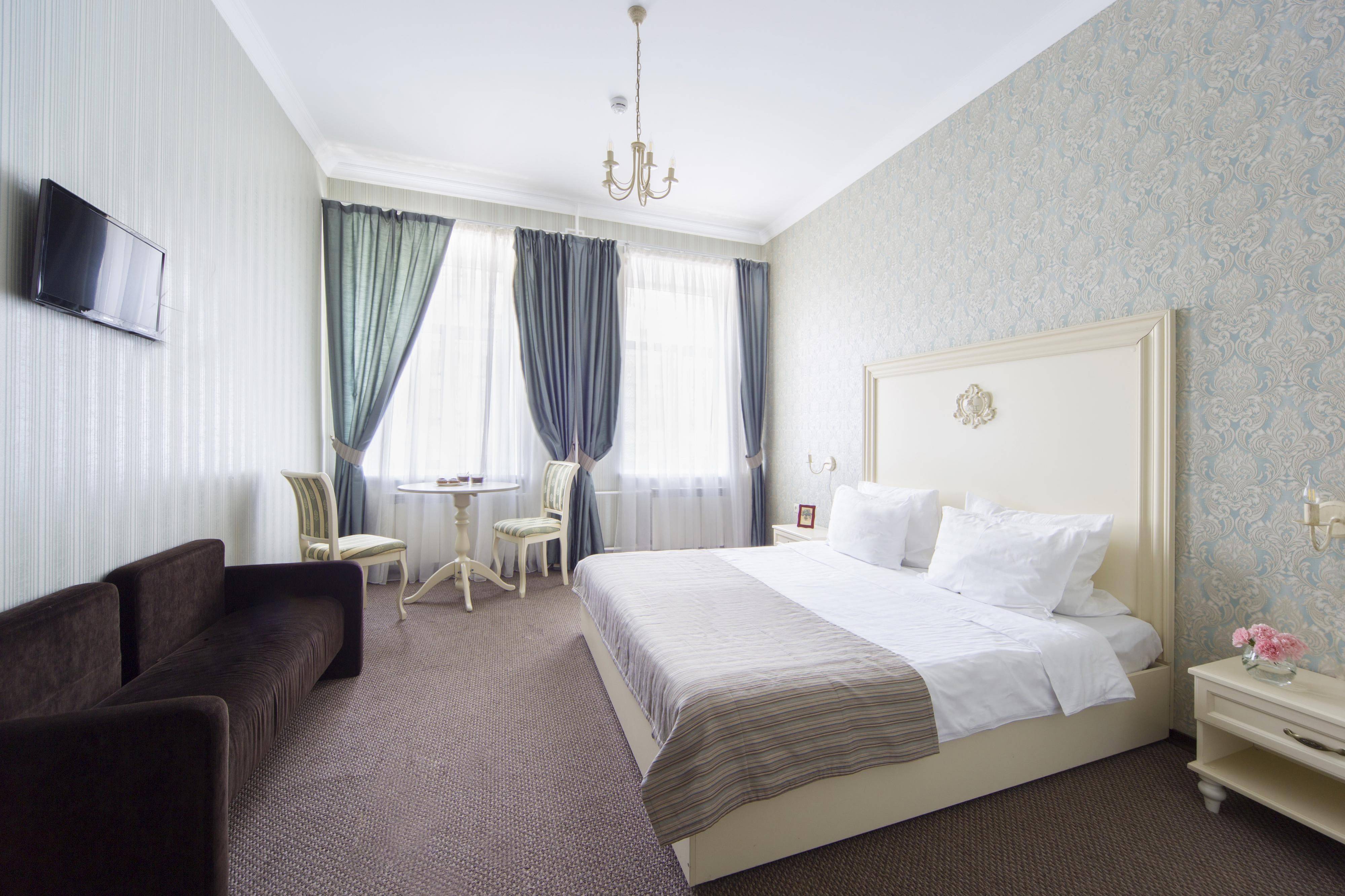 Rich Hotel