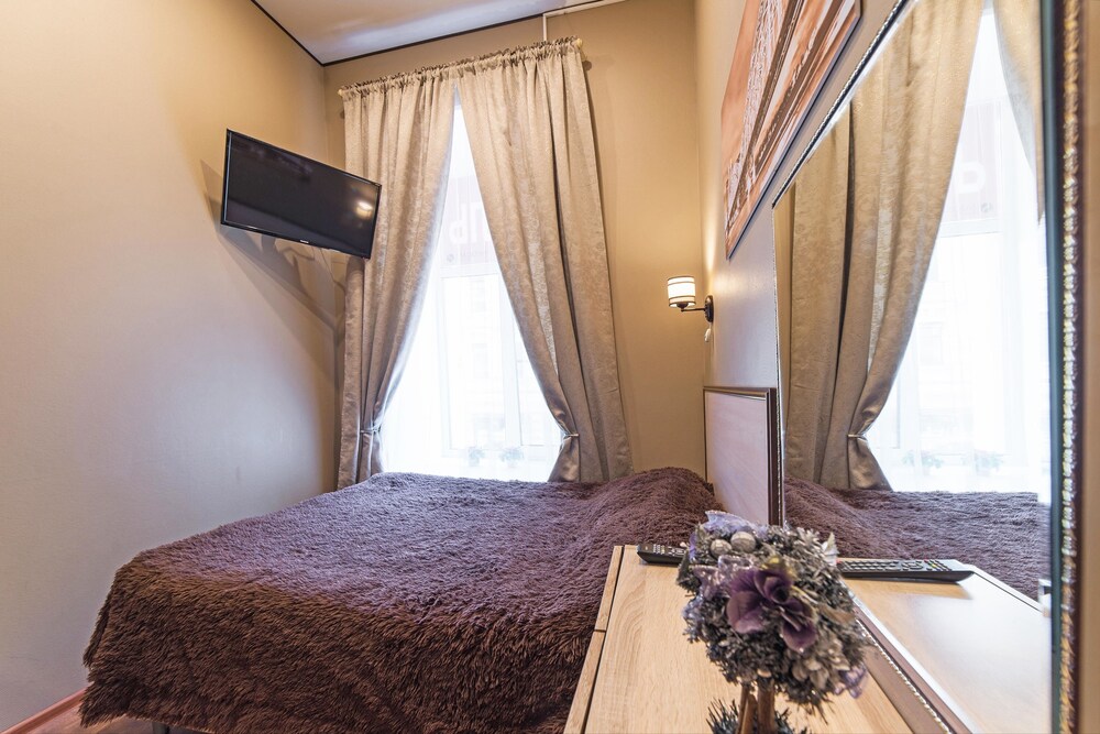 Samsonov Hotel on Petrogradskaya