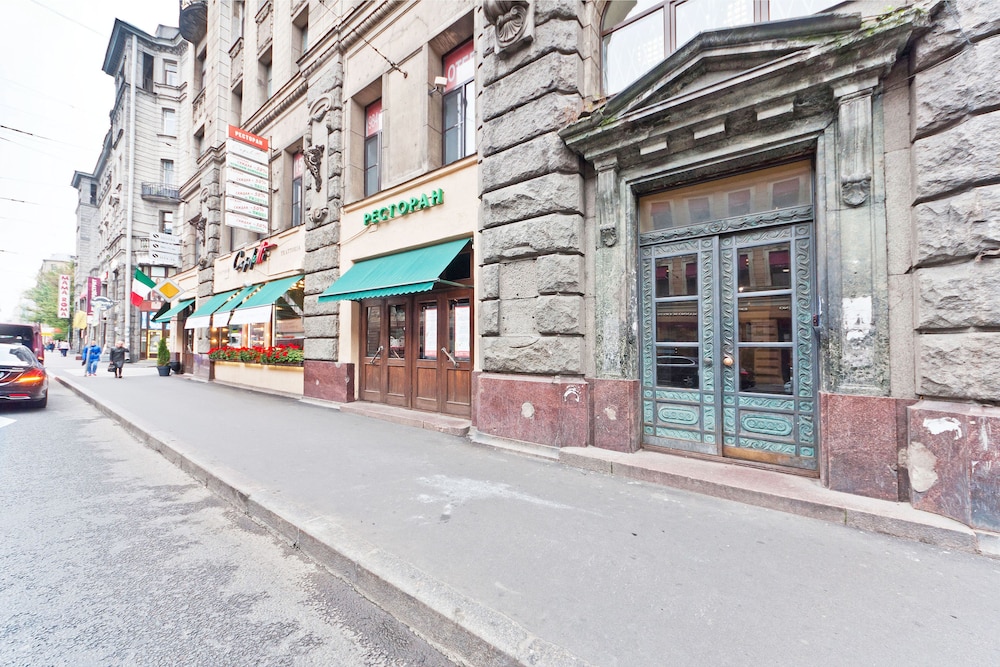 Samsonov Hotel on Petrogradskaya