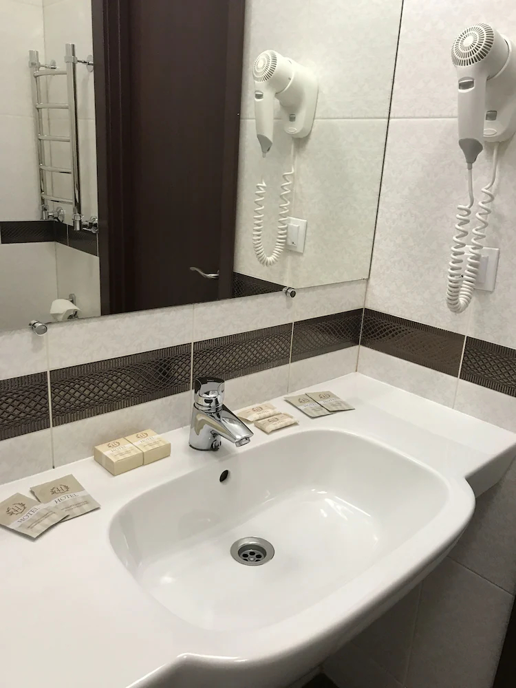 Sapphire Hotel